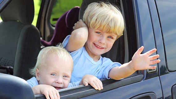 Дети в машине